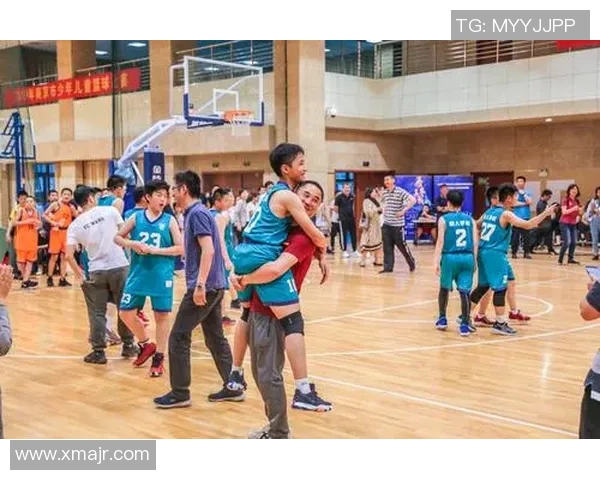 南京篮球队的拼搏历程与钻石联赛的荣耀之路