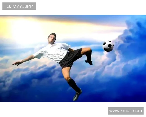 足球场上的魅力风云特别帅的足球明星引领时尚潮流与激情竞技